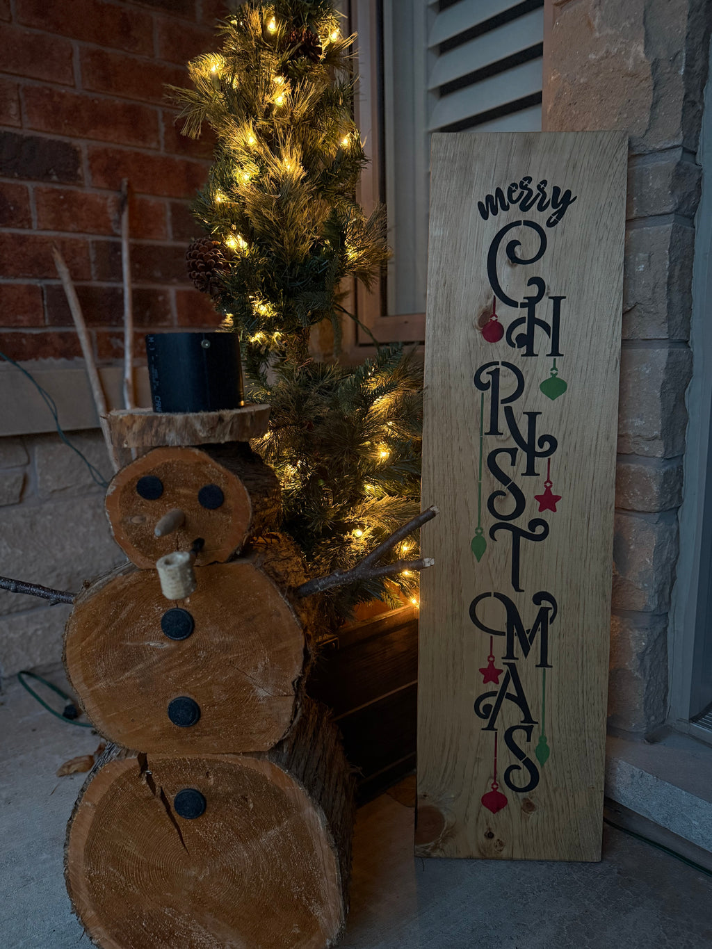 Merry Christmas Sign with Ornaments Oak and Black